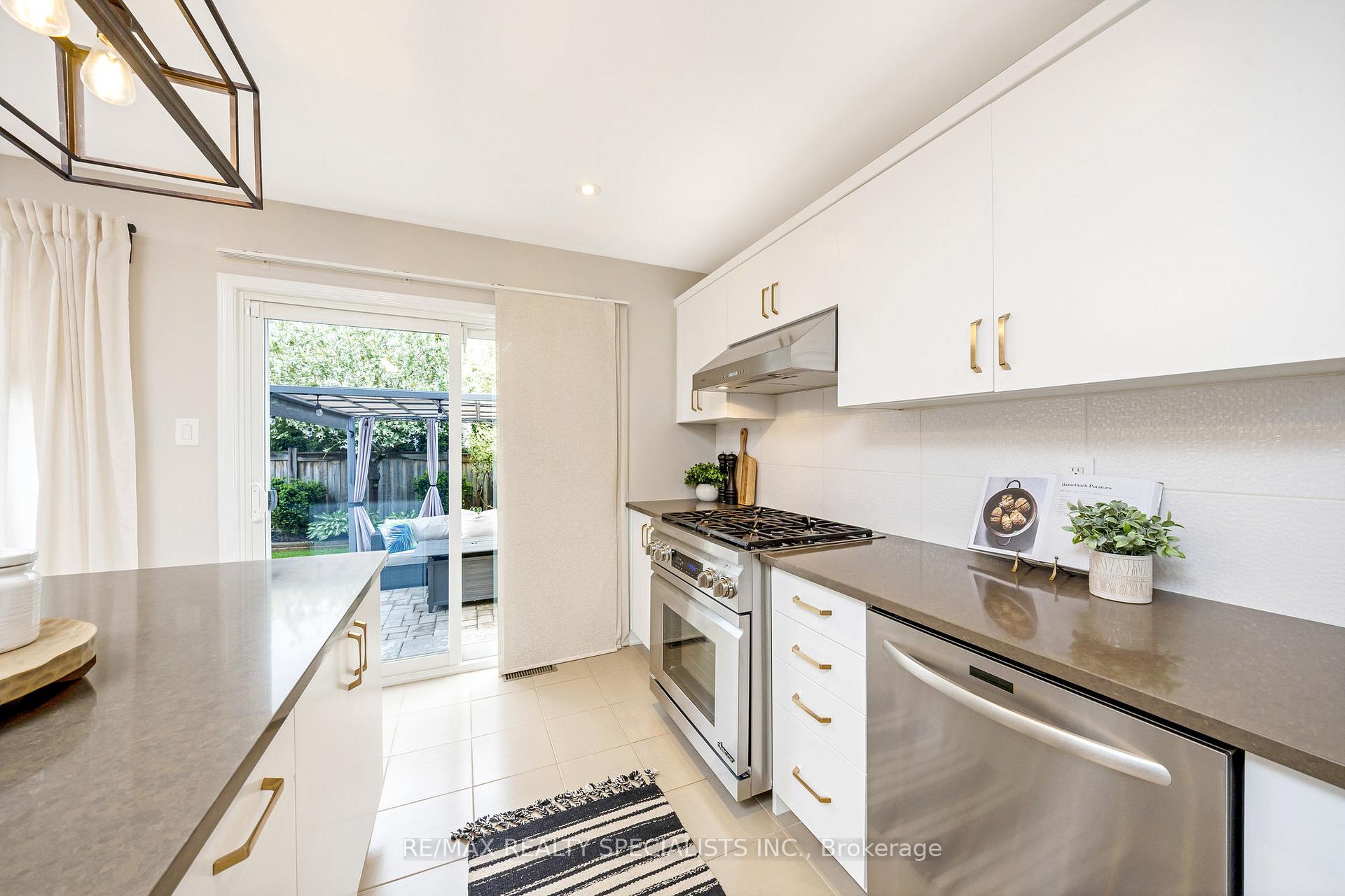Photo 6 of 435 Zuest Crescent, Milton, Willmott — HOMEH