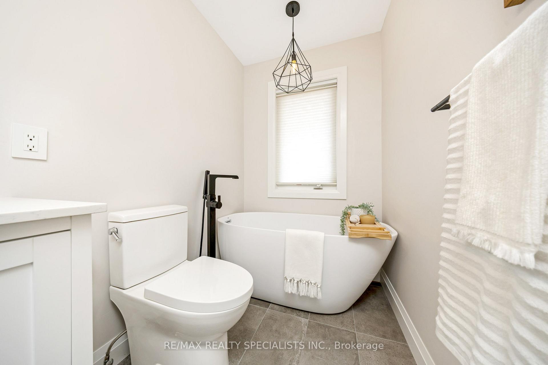 Photo 11 of 435 Zuest Crescent, Milton, Willmott — HOMEH
