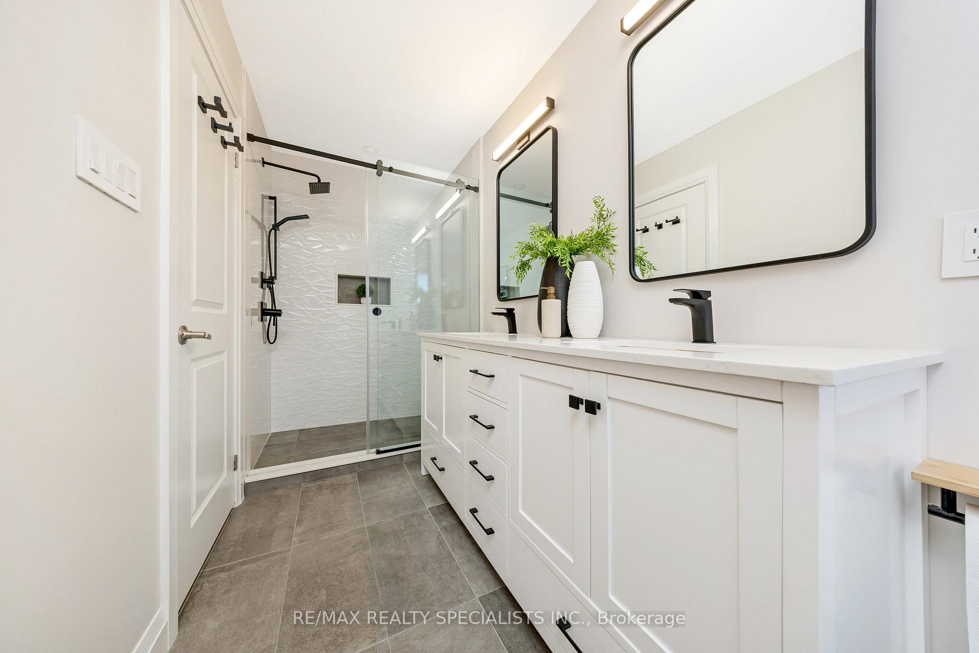 Photo 17 of 435 Zuest Crescent, Milton, Willmott — HOMEH
