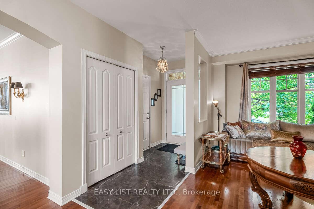 Photo 7 of 10 Birdseye Terrace, Ottawa, Springridge/East Village — HOMEH