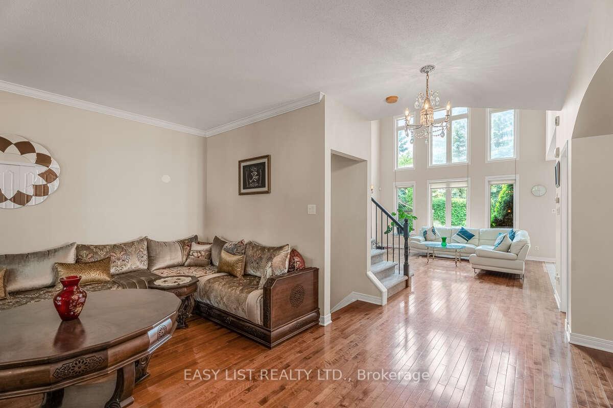 Photo 8 of 10 Birdseye Terrace, Ottawa, Springridge/East Village — HOMEH