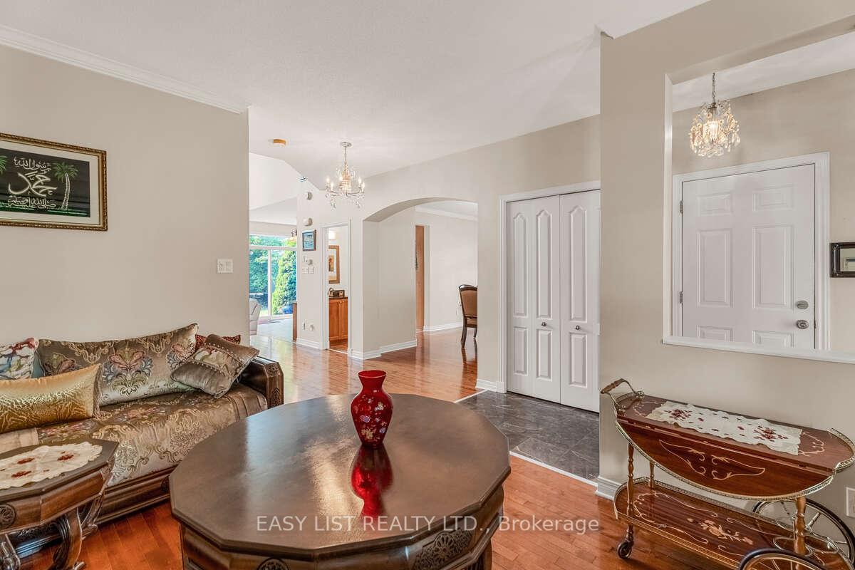 Photo 10 of 10 Birdseye Terrace, Ottawa, Springridge/East Village — HOMEH