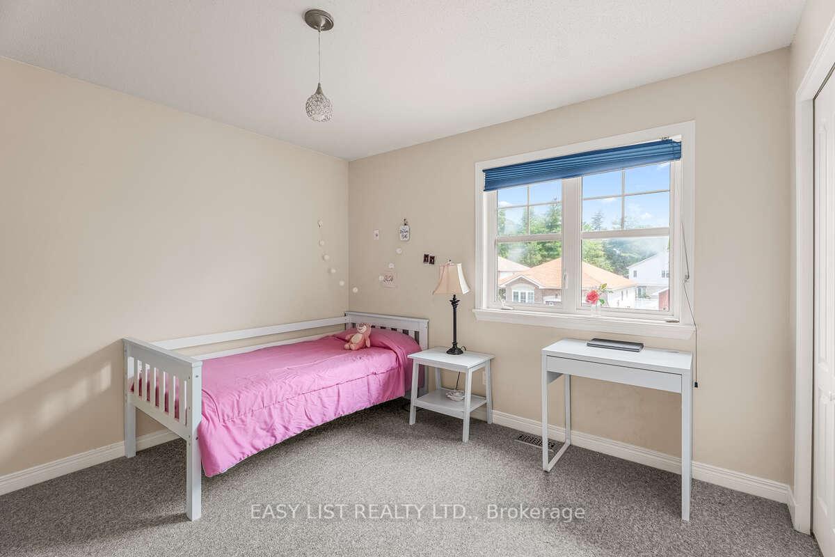 Photo 25 of 10 Birdseye Terrace, Ottawa, Springridge/East Village — HOMEH