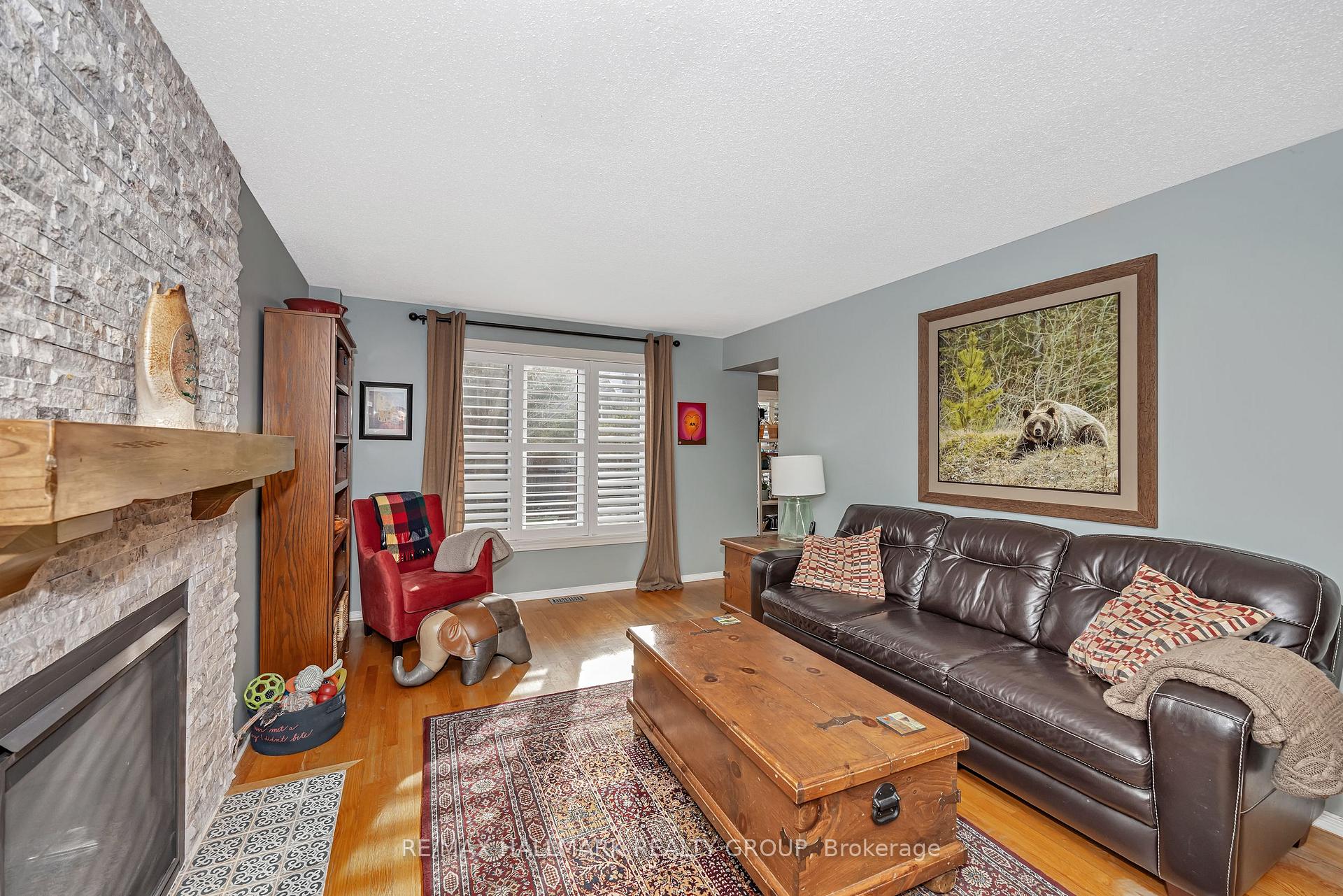 Photo 7 of 1814 Thornecrest Street, Ottawa, Chapel Hill — HOMEH
