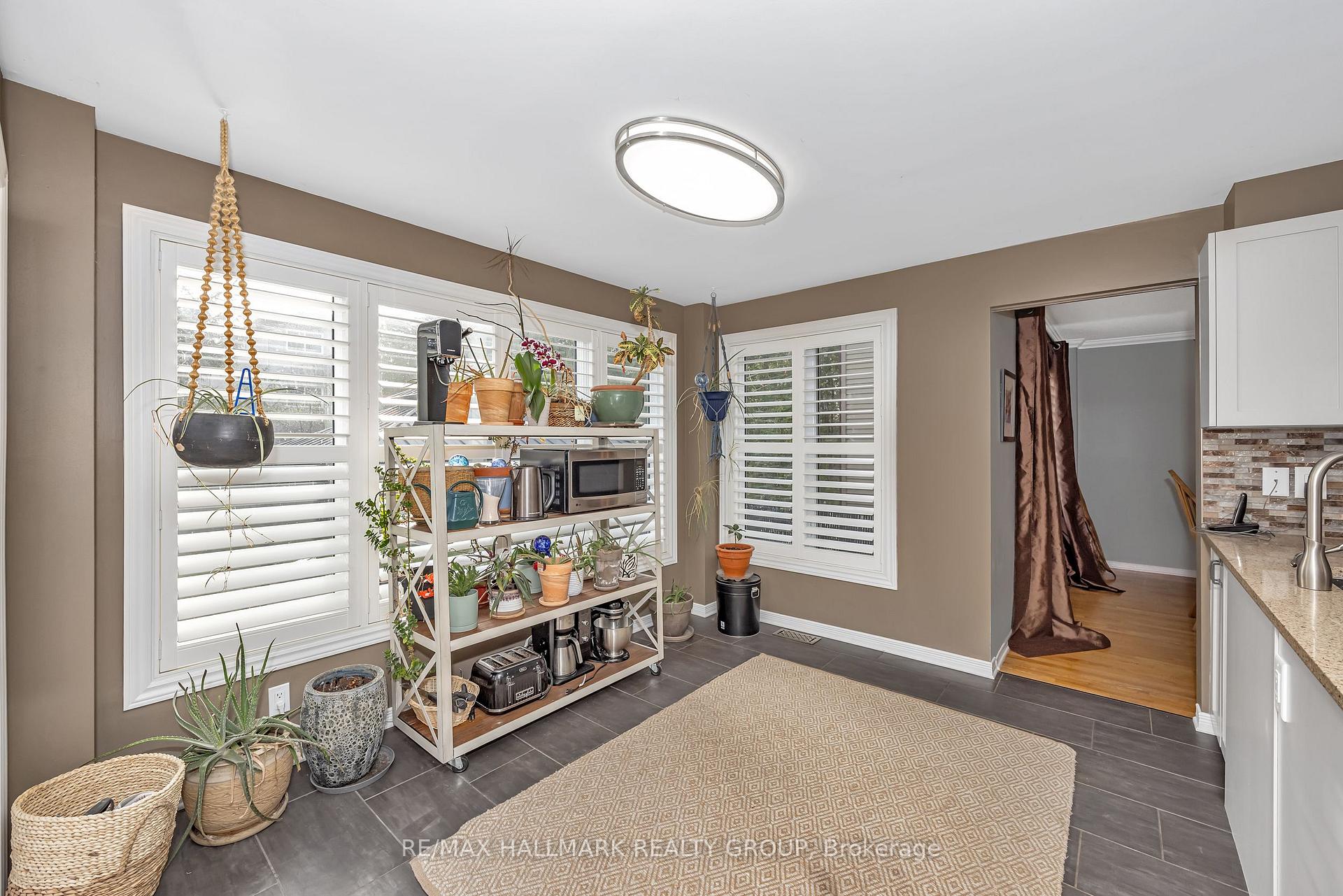 Photo 8 of 1814 Thornecrest Street, Ottawa, Chapel Hill — HOMEH