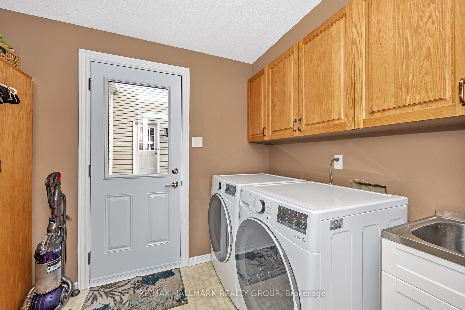 Photo 19 of 1814 Thornecrest Street, Ottawa, Chapel Hill — HOMEH
