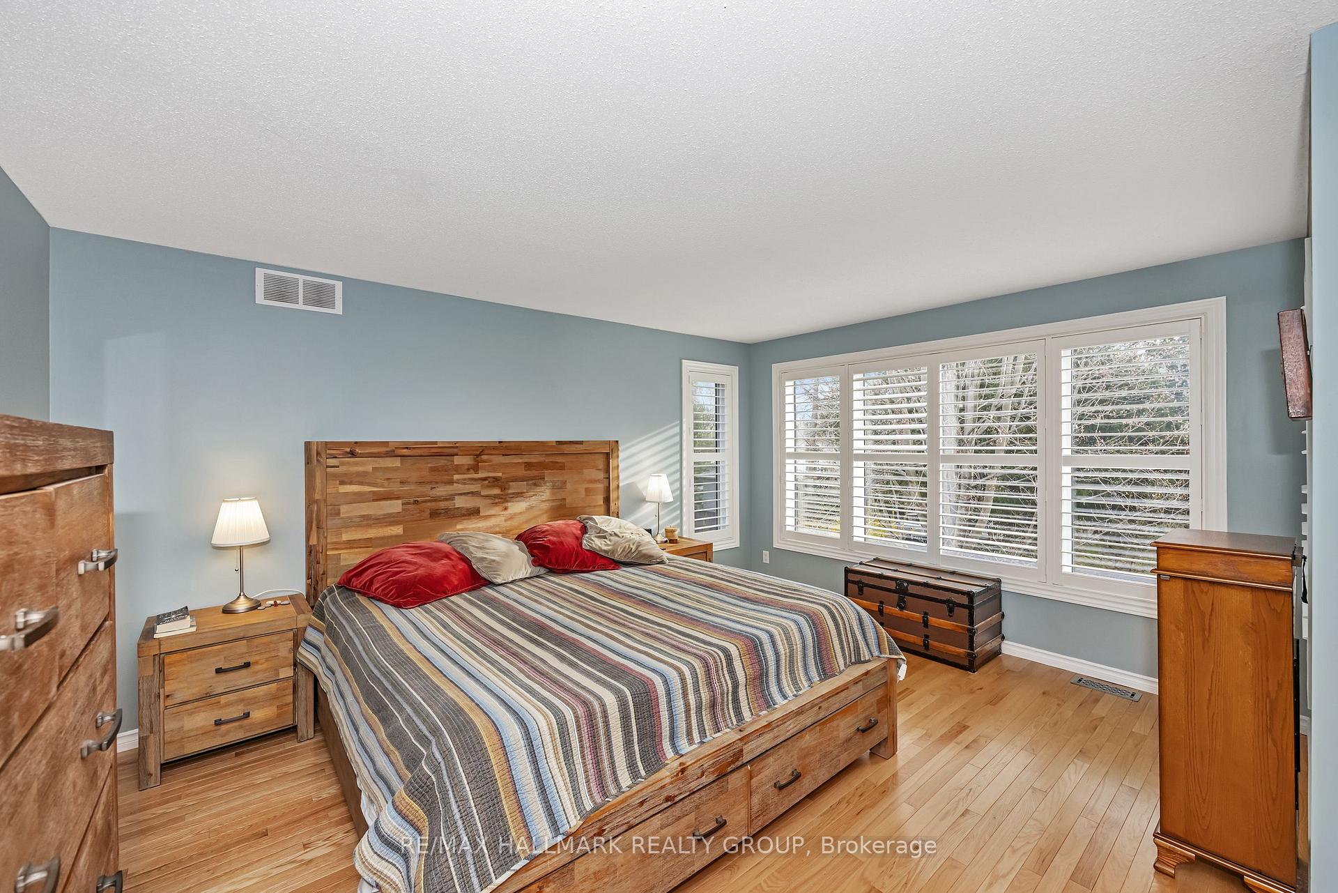 Photo 24 of 1814 Thornecrest Street, Ottawa, Chapel Hill — HOMEH