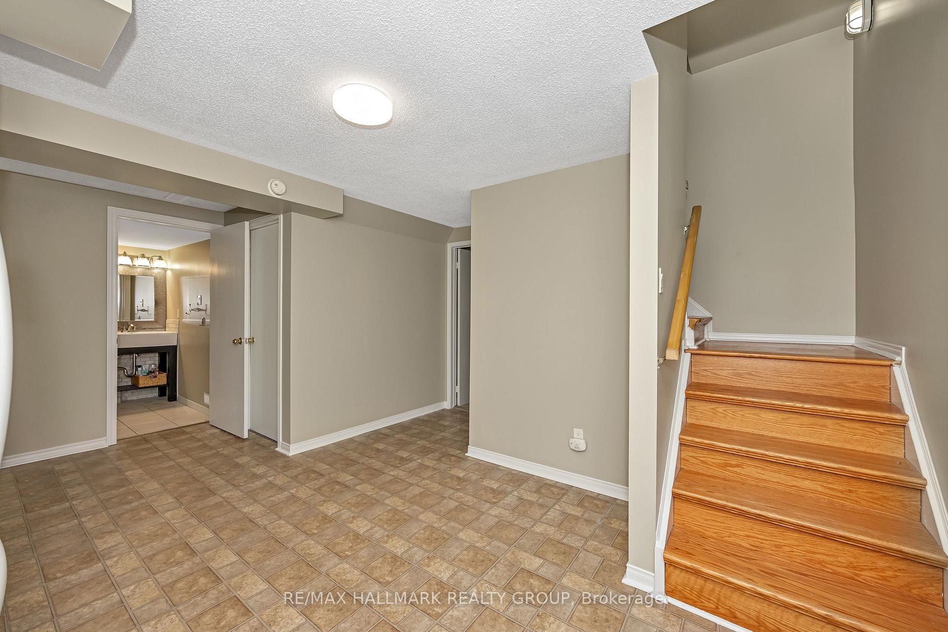 Photo 34 of 1814 Thornecrest Street, Ottawa, Chapel Hill — HOMEH