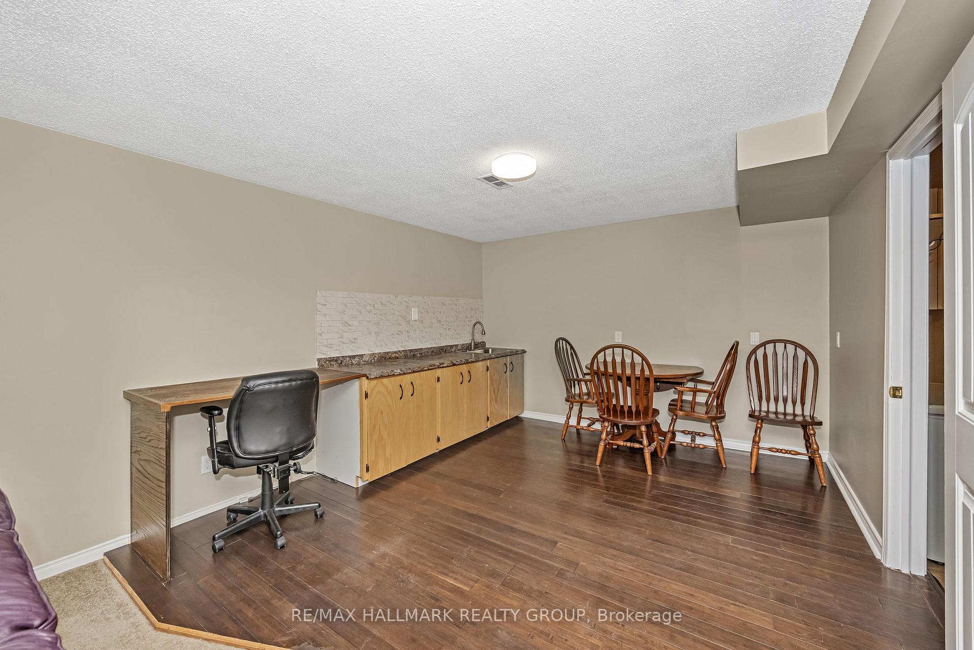 Photo 35 of 1814 Thornecrest Street, Ottawa, Chapel Hill — HOMEH
