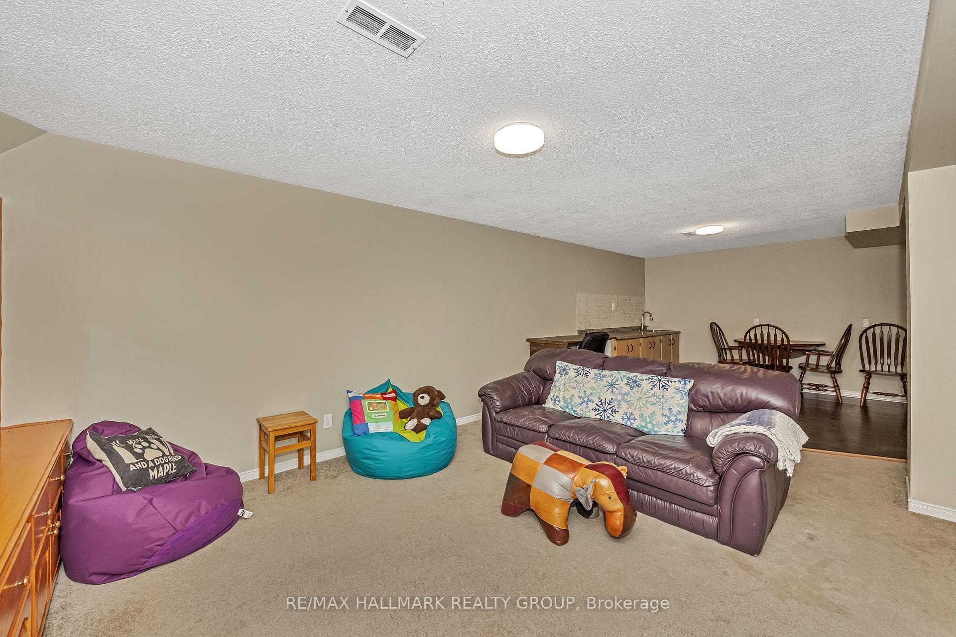 Photo 38 of 1814 Thornecrest Street, Ottawa, Chapel Hill — HOMEH