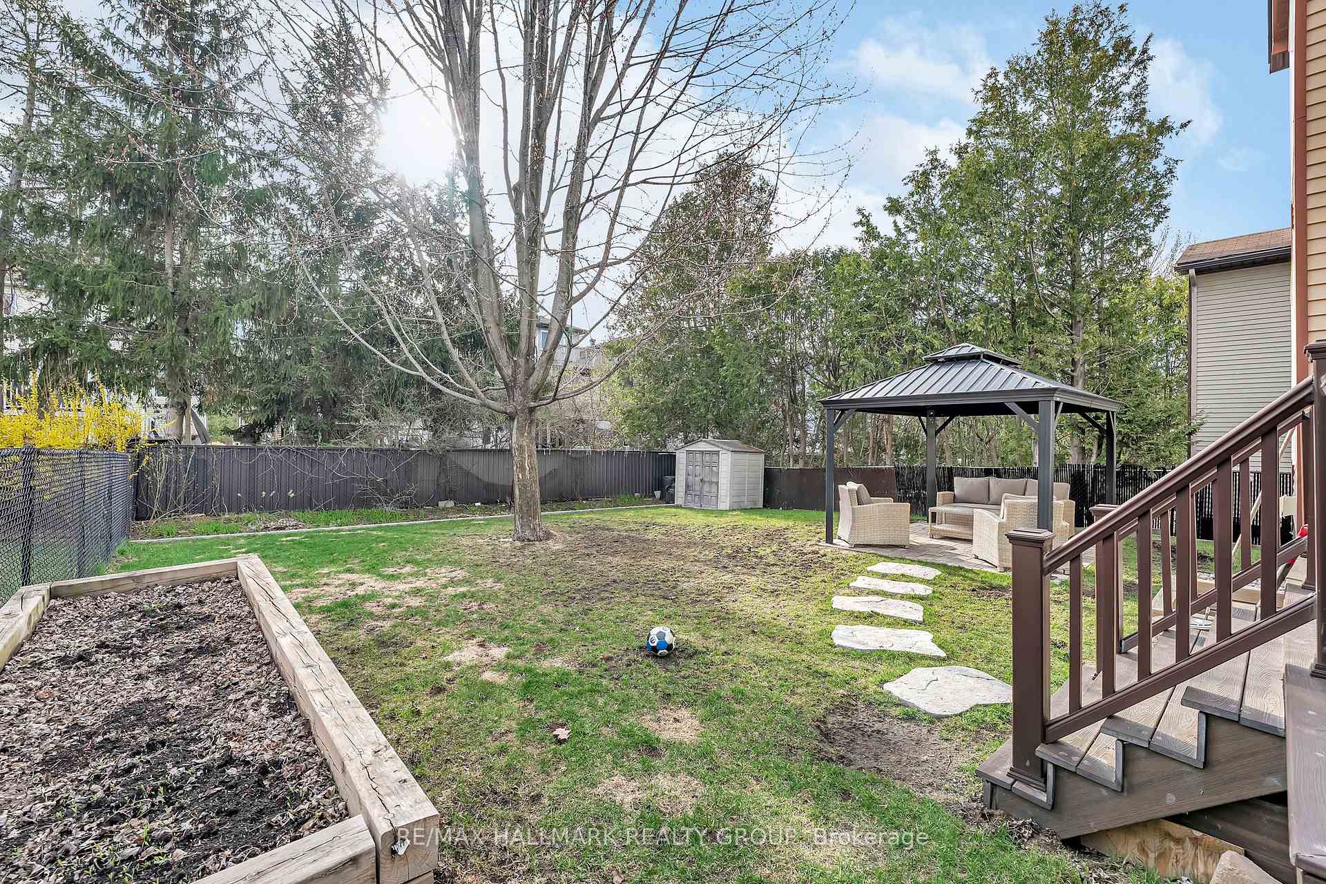Photo 43 of 1814 Thornecrest Street, Ottawa, Chapel Hill — HOMEH