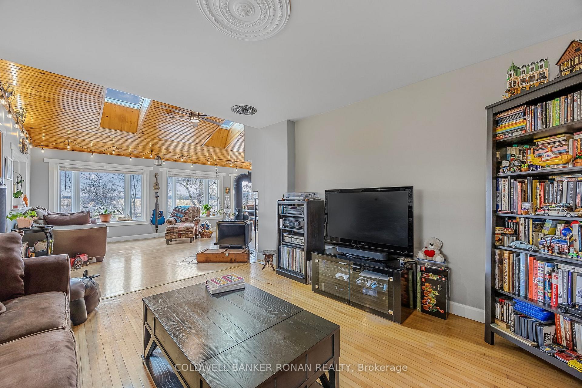 Photo 7 of 6866 6th Line, New Tecumseth, Rural New Tecumseth — HOMEH
