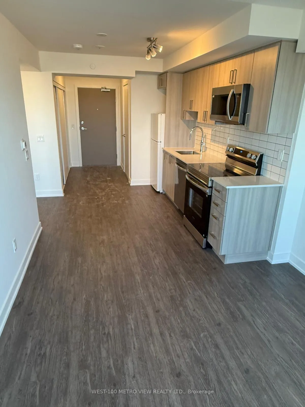 Photo 2 of Unit 1104, 1010 Sandy Beach Road, Pickering, Bay Ridges — HOMEH