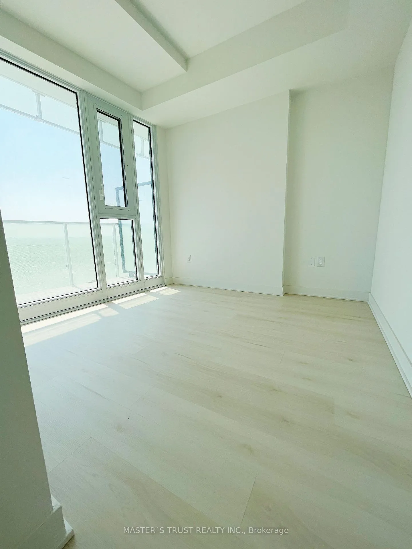 Photo 8 of Unit 2205, 3900 Confederation Parkway, Mississauga, City Centre — HOMEH