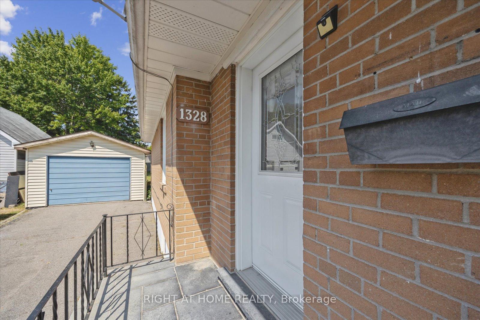 Photo 4 of 1328 Scugog Avenue, Oshawa, Lakeview — HOMEH