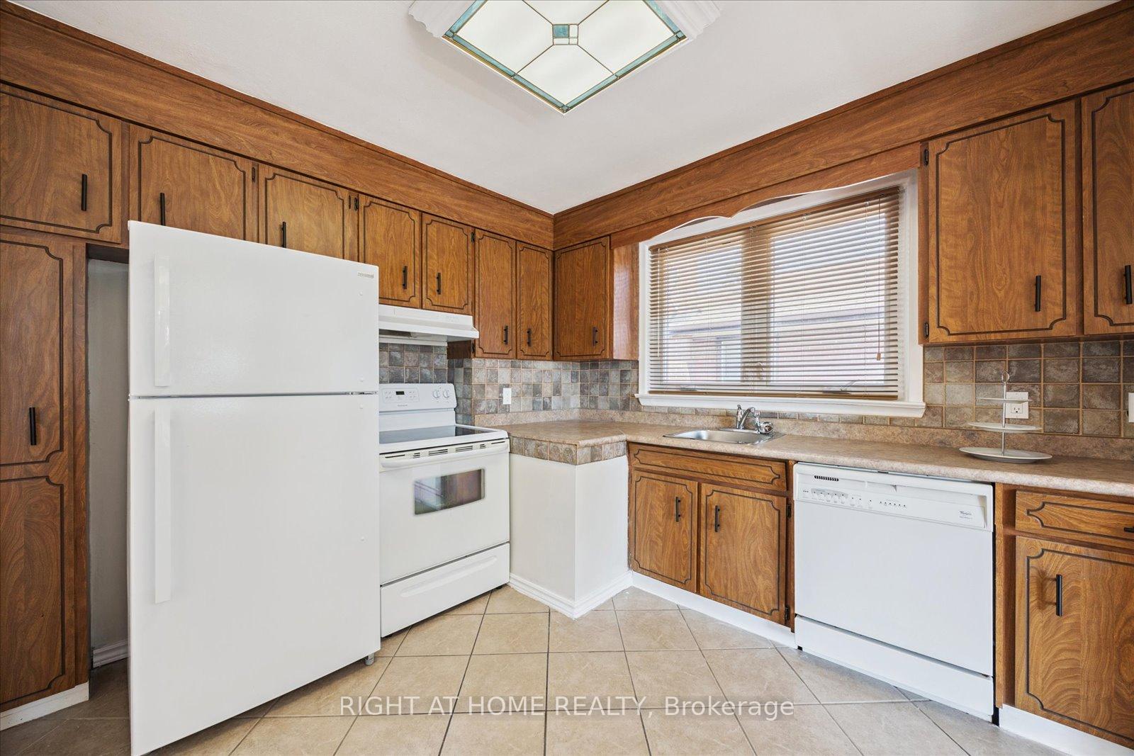Photo 10 of 1328 Scugog Avenue, Oshawa, Lakeview — HOMEH