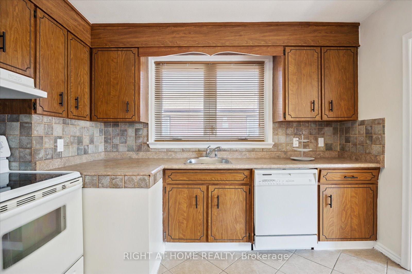 Photo 11 of 1328 Scugog Avenue, Oshawa, Lakeview — HOMEH