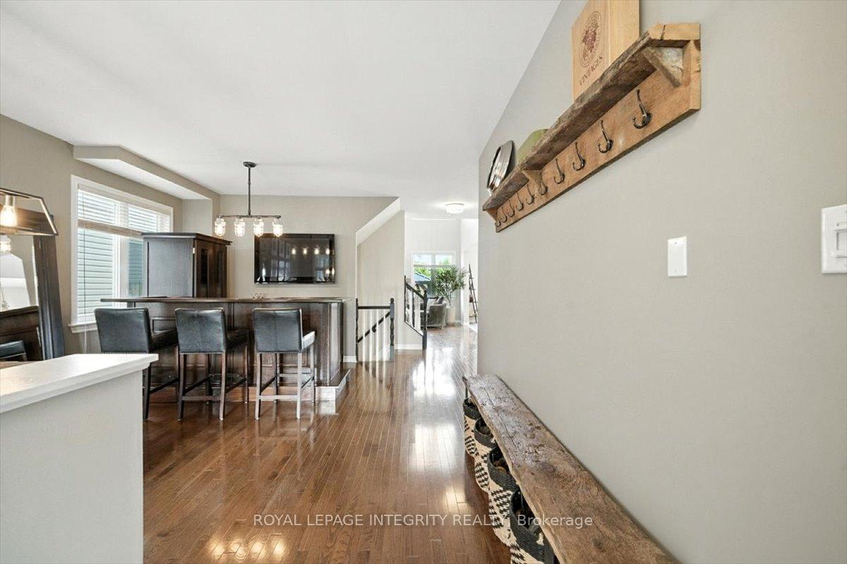 Photo 5 of 106 Trail Side Circle, Ottawa, Springridge/East Village — HOMEH