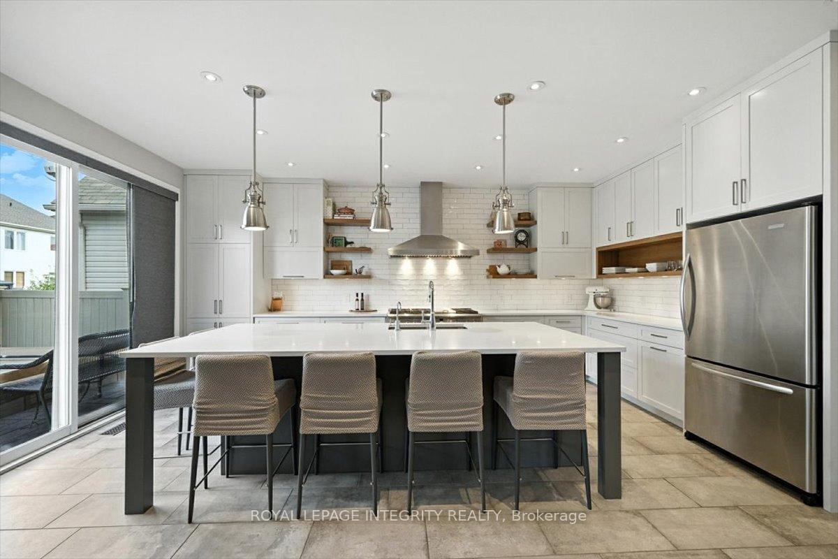 Photo 11 of 106 Trail Side Circle, Ottawa, Springridge/East Village — HOMEH