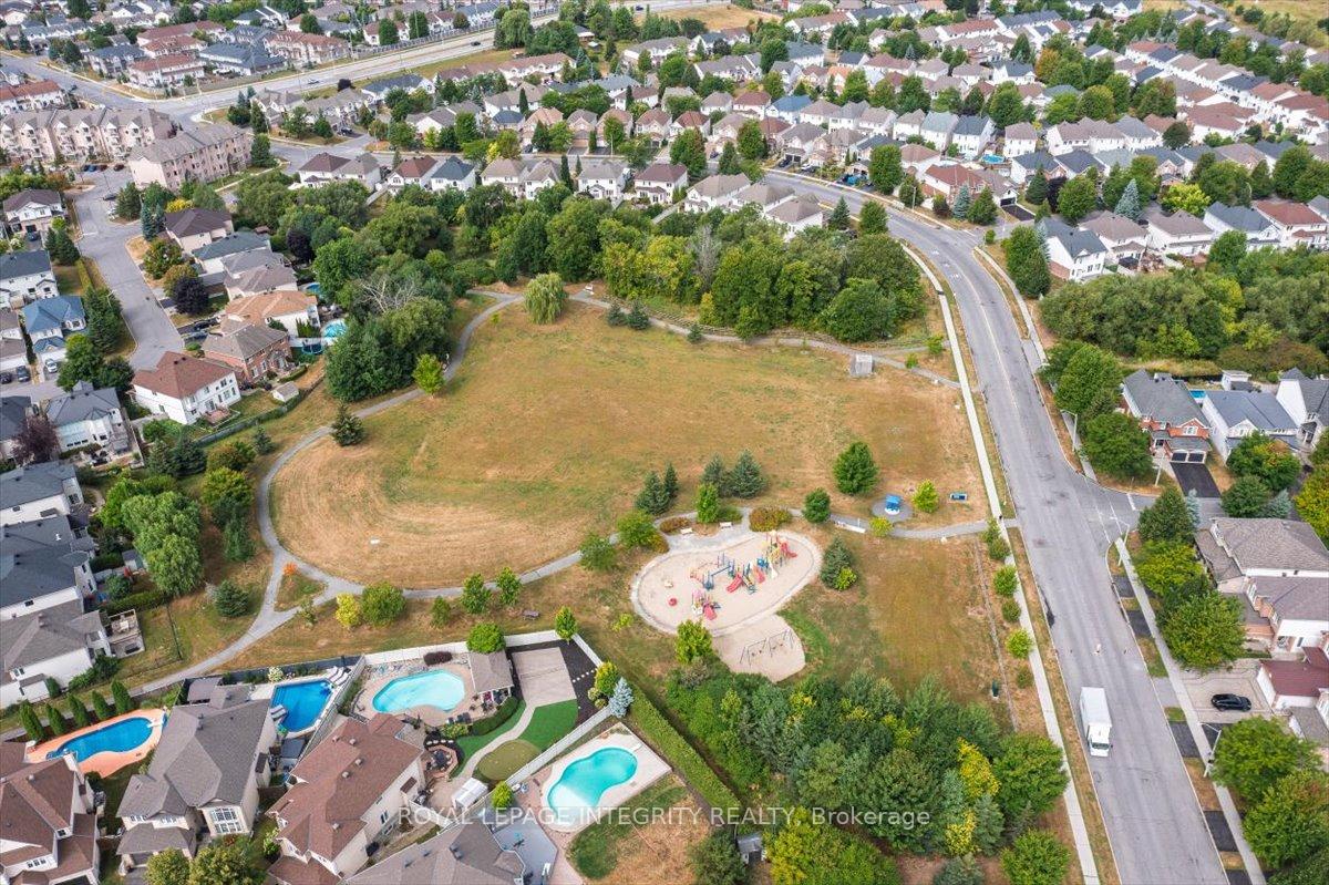 Photo 48 of 106 Trail Side Circle, Ottawa, Springridge/East Village — HOMEH