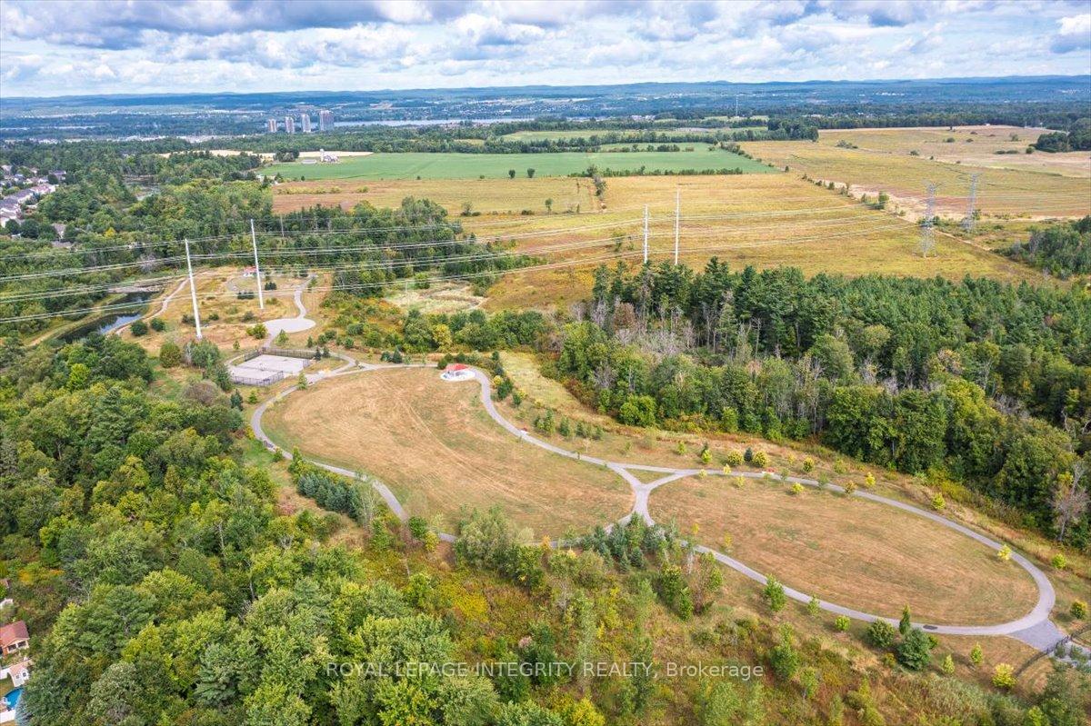 Photo 49 of 106 Trail Side Circle, Ottawa, Springridge/East Village — HOMEH