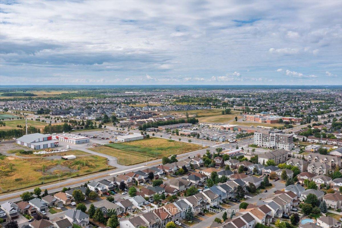 Photo 50 of 106 Trail Side Circle, Ottawa, Springridge/East Village — HOMEH