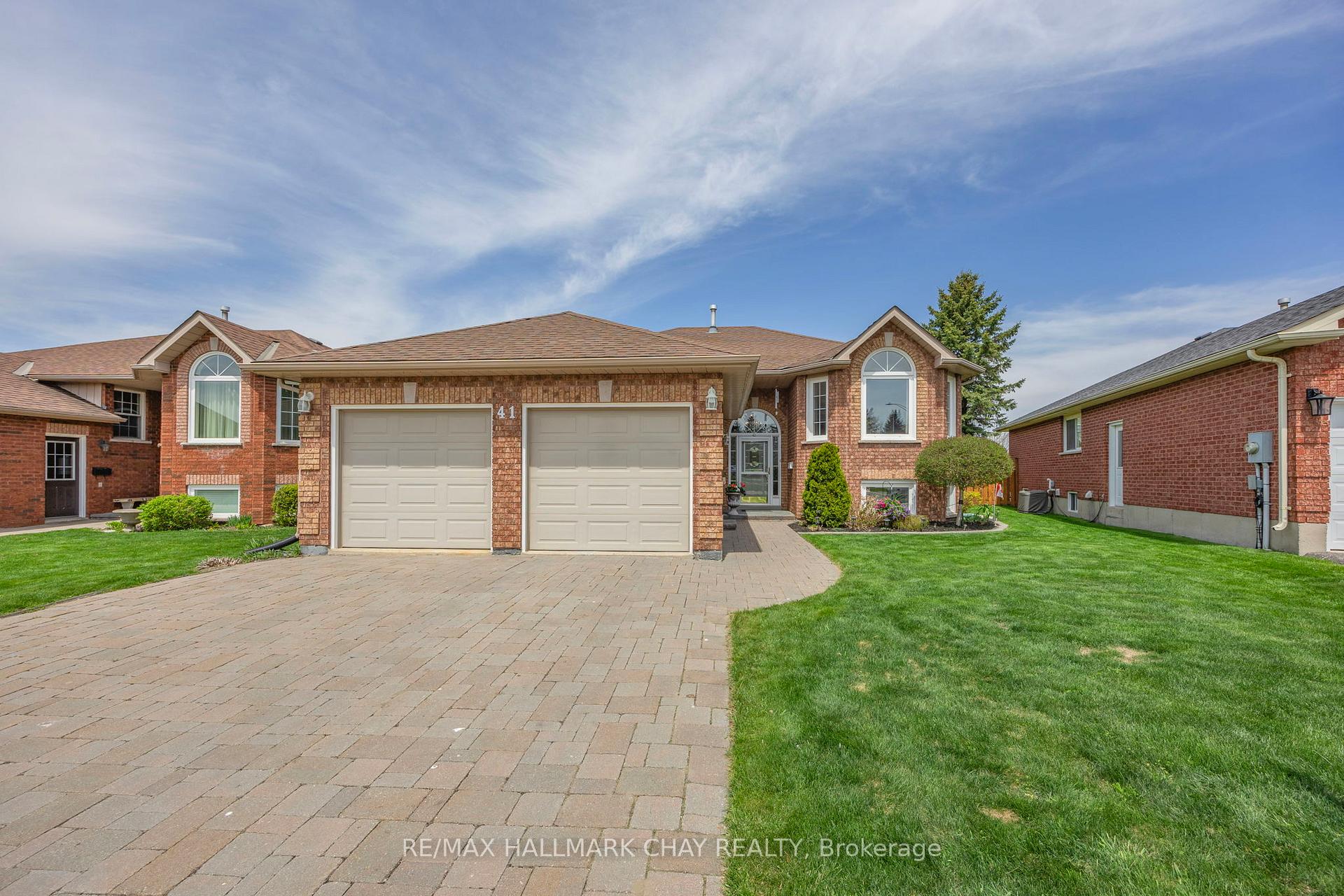 Photo 1 of 41 Carter Crescent, Orillia — HOMEH