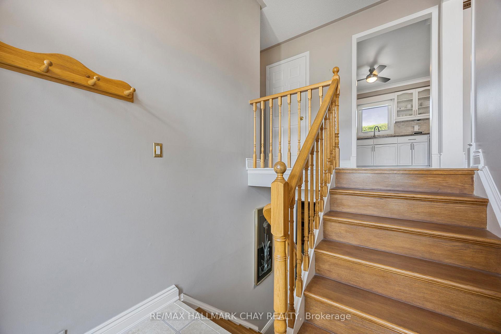 Photo 4 of 41 Carter Crescent, Orillia — HOMEH