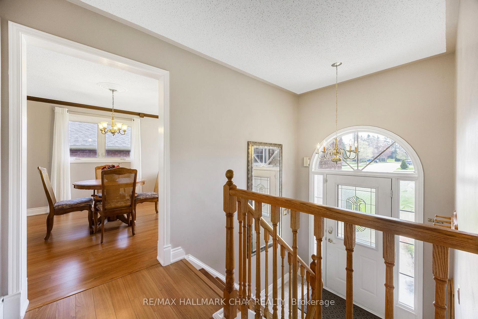 Photo 5 of 41 Carter Crescent, Orillia — HOMEH