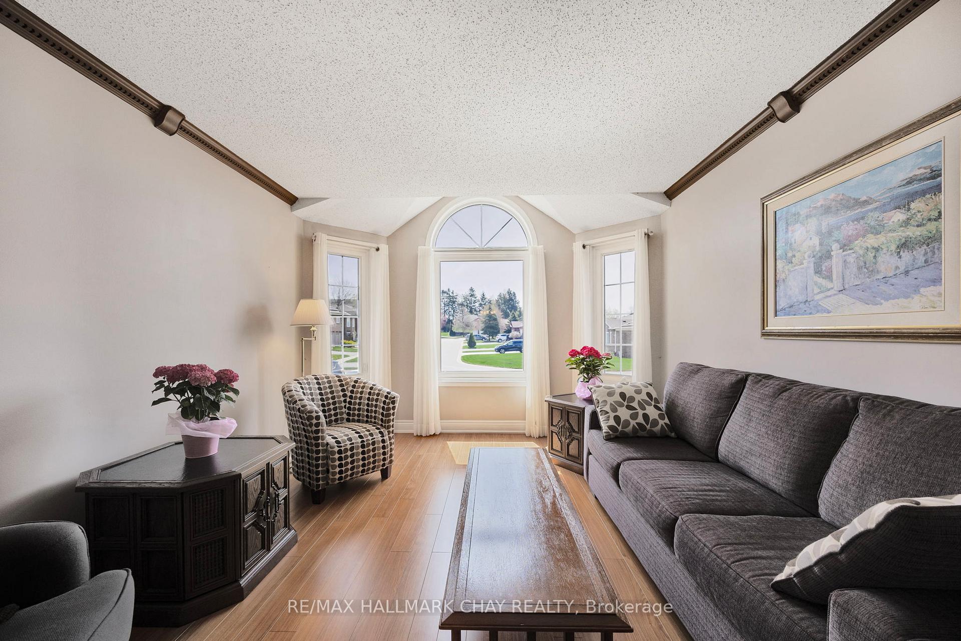 Photo 8 of 41 Carter Crescent, Orillia — HOMEH