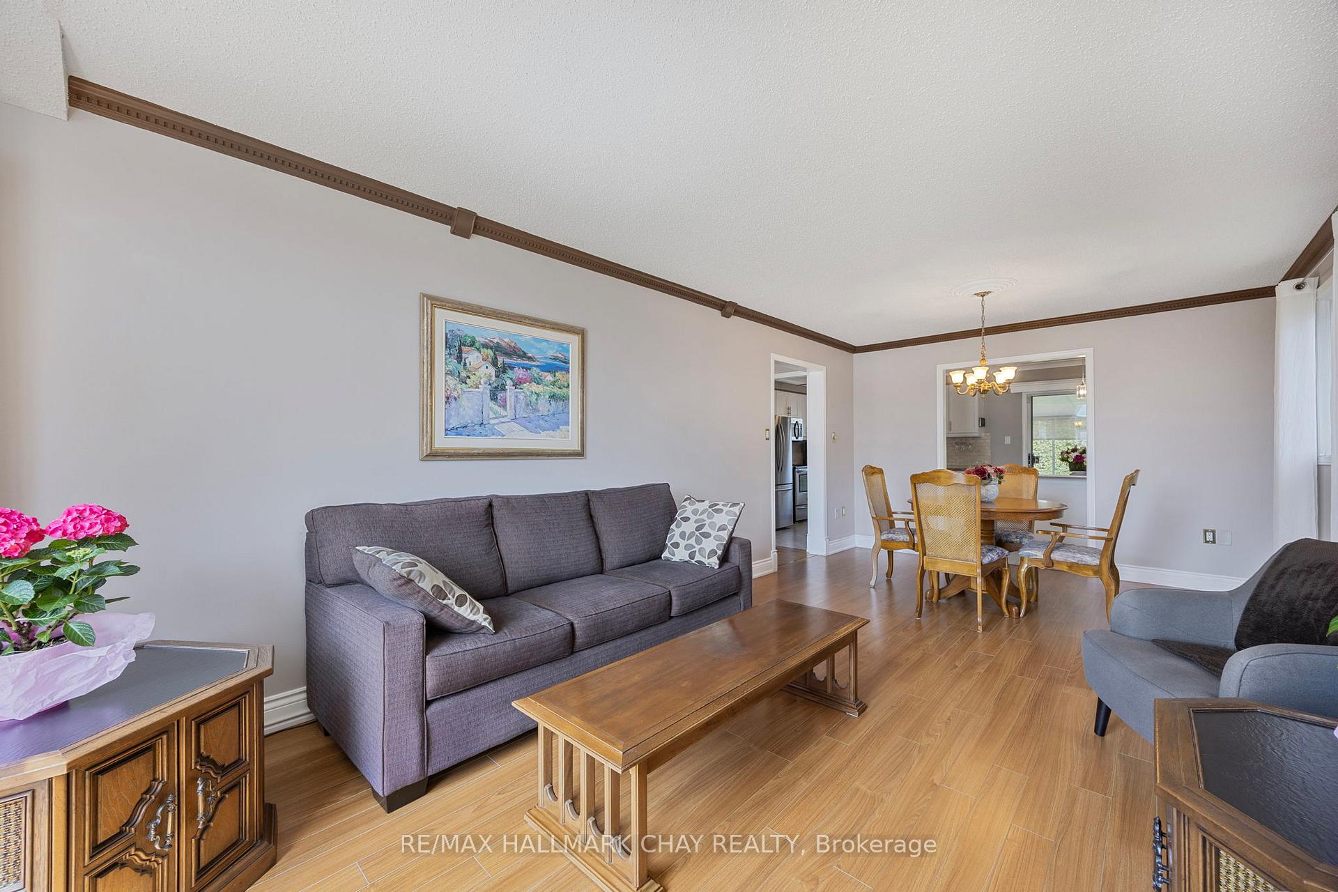 Photo 9 of 41 Carter Crescent, Orillia — HOMEH