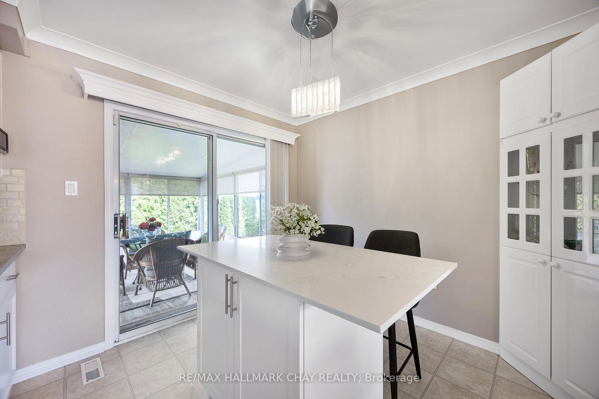Photo 11 of 41 Carter Crescent, Orillia — HOMEH