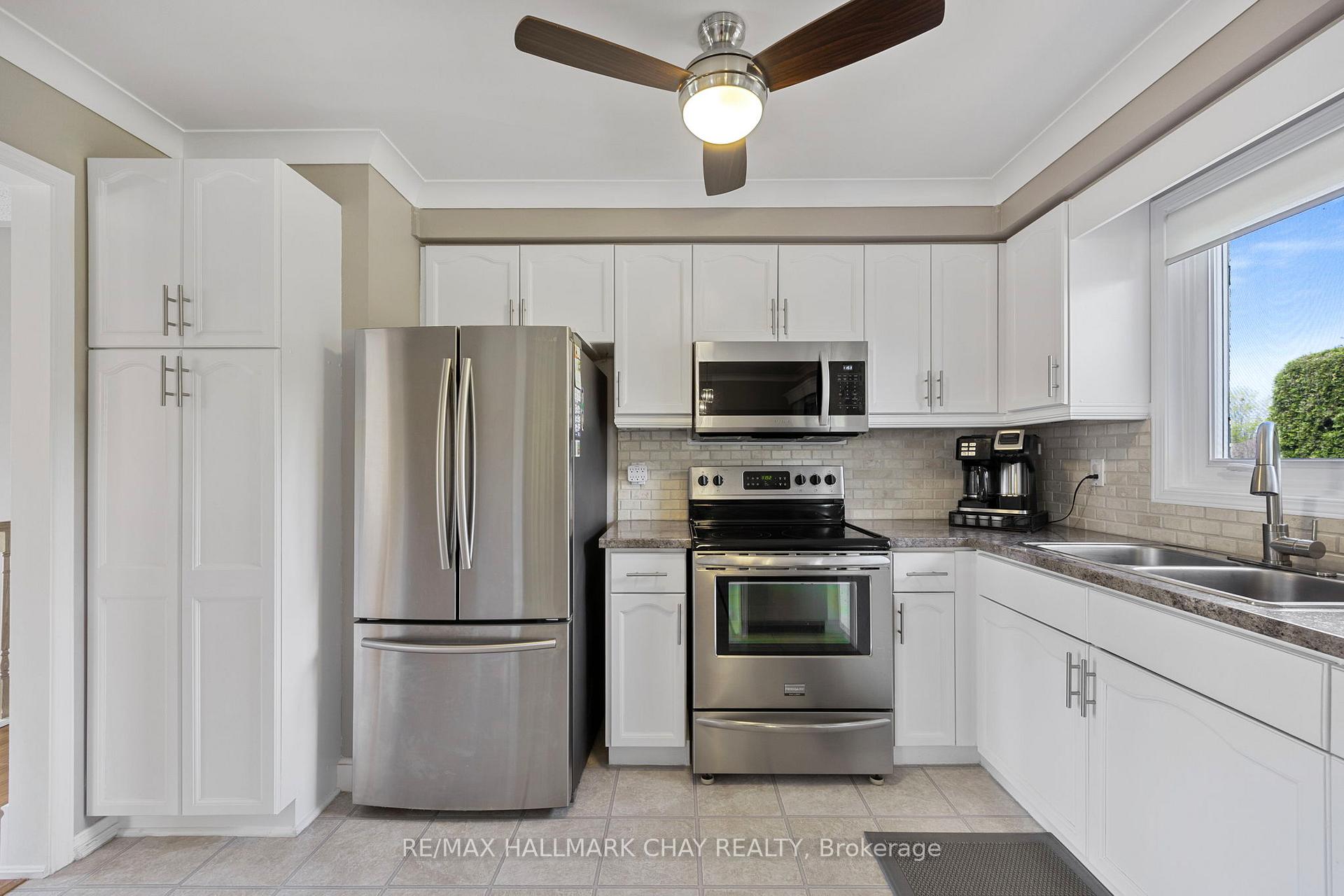 Photo 14 of 41 Carter Crescent, Orillia — HOMEH
