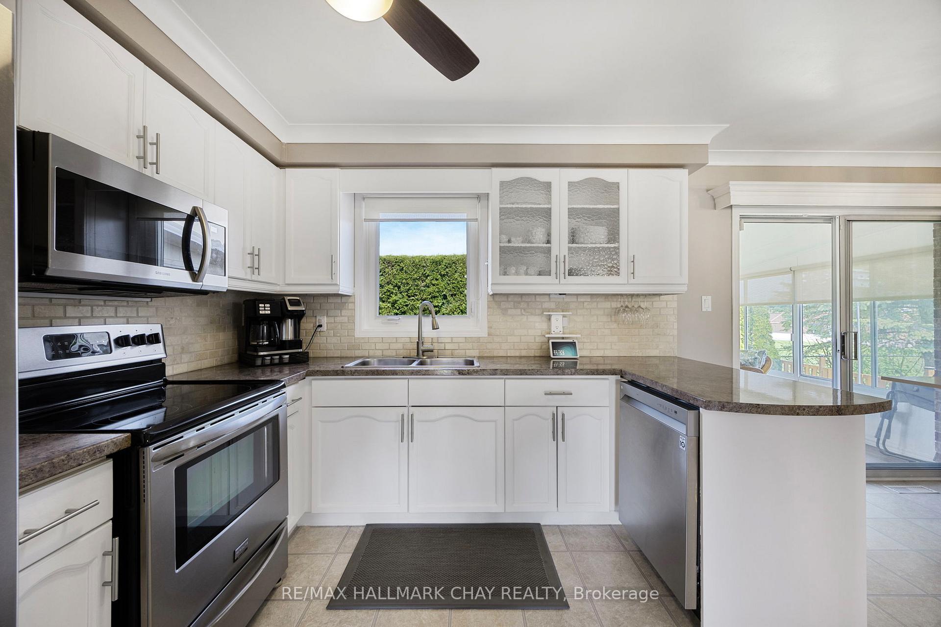 Photo 15 of 41 Carter Crescent, Orillia — HOMEH