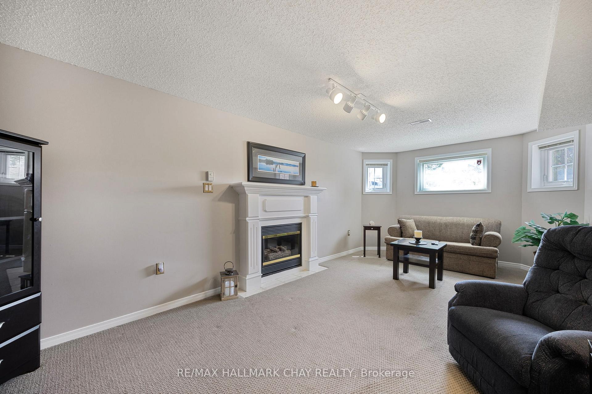 Photo 24 of 41 Carter Crescent, Orillia — HOMEH
