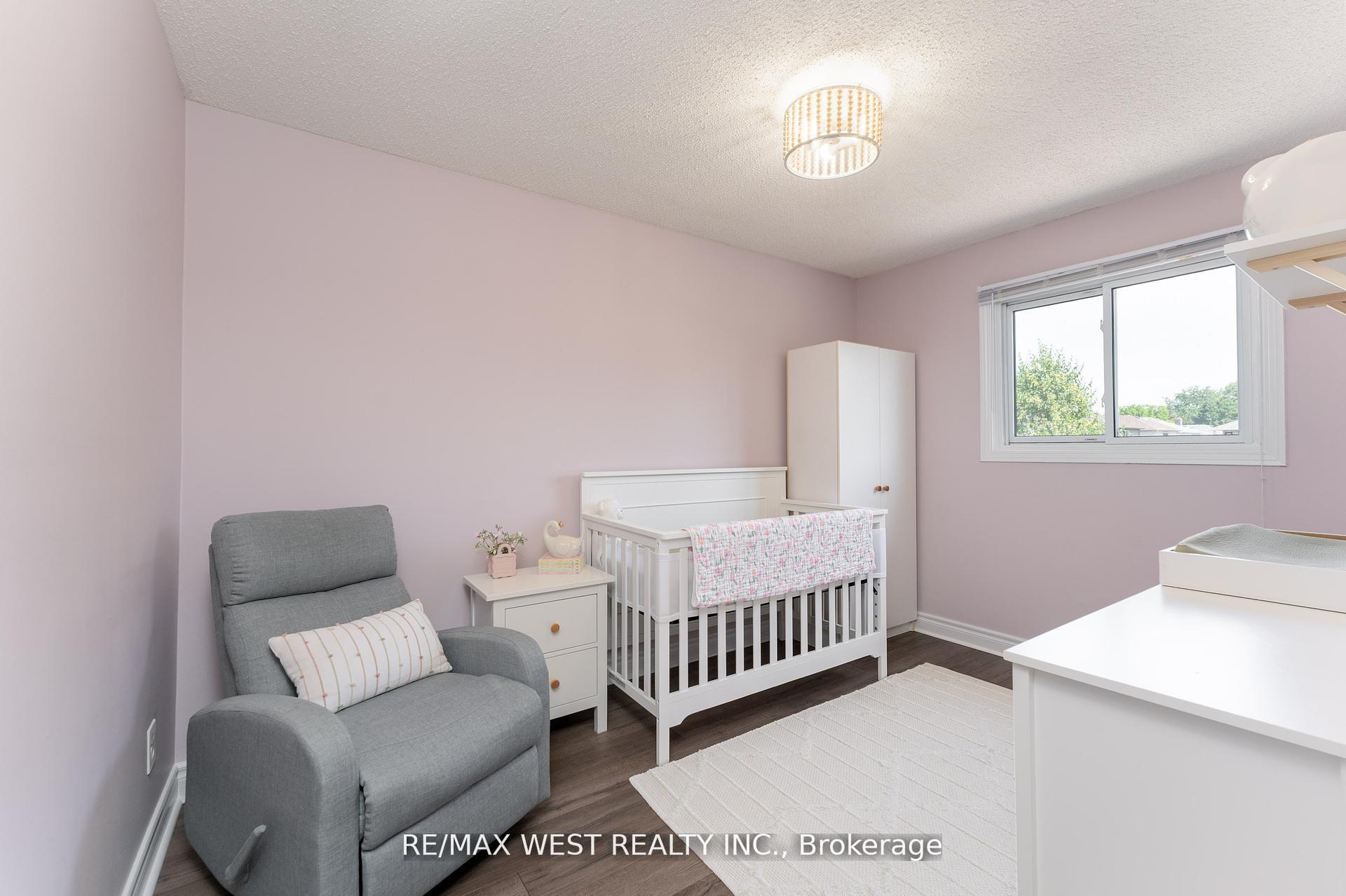 Photo 16 of 172 Lichen Crescent, Oshawa, McLaughlin — HOMEH
