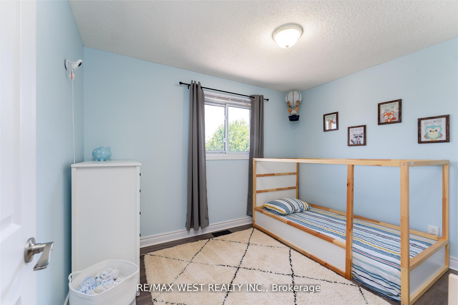 Photo 17 of 172 Lichen Crescent, Oshawa, McLaughlin — HOMEH