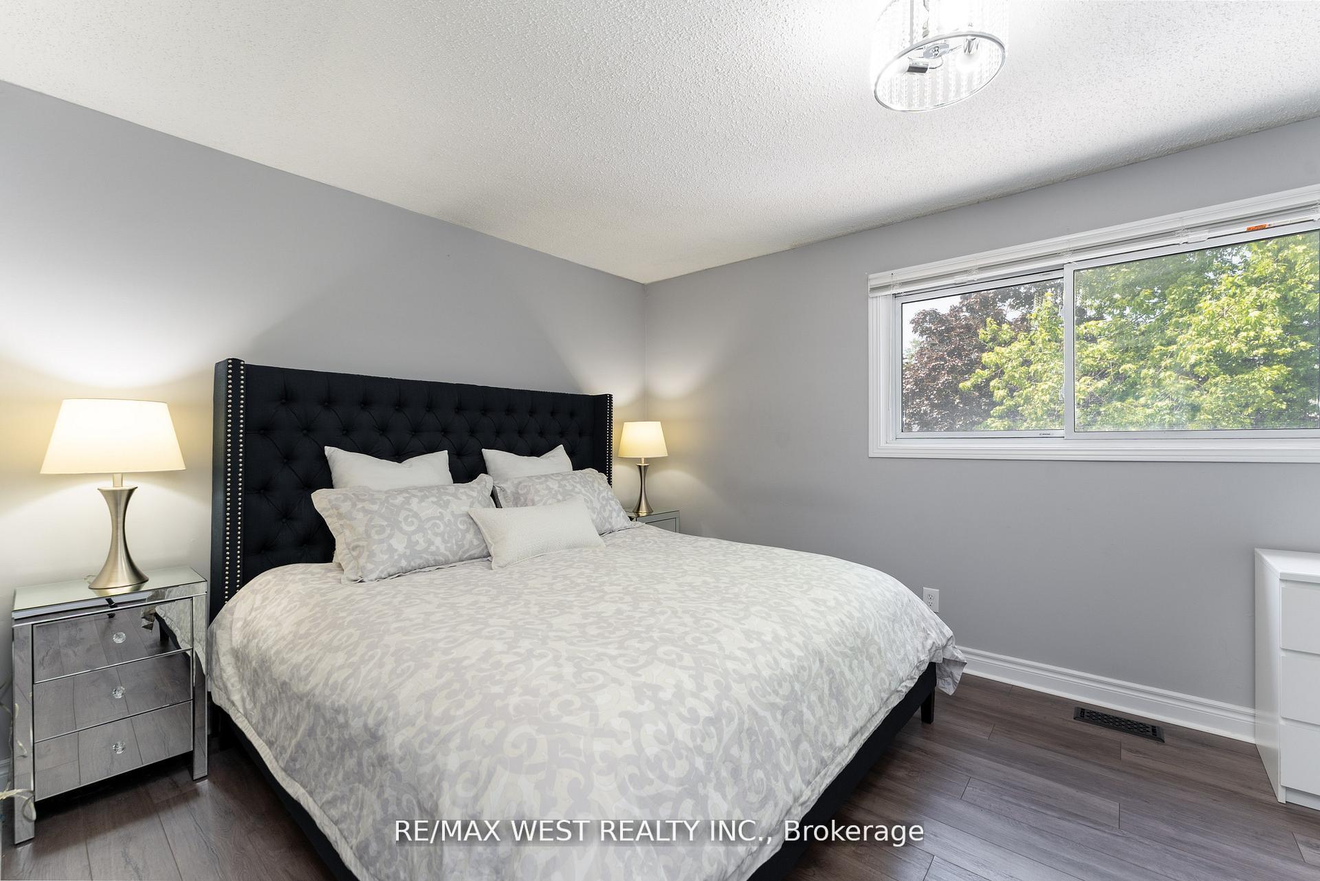 Photo 19 of 172 Lichen Crescent, Oshawa, McLaughlin — HOMEH