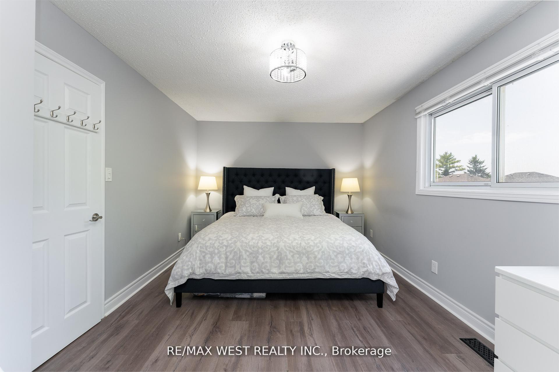 Photo 20 of 172 Lichen Crescent, Oshawa, McLaughlin — HOMEH