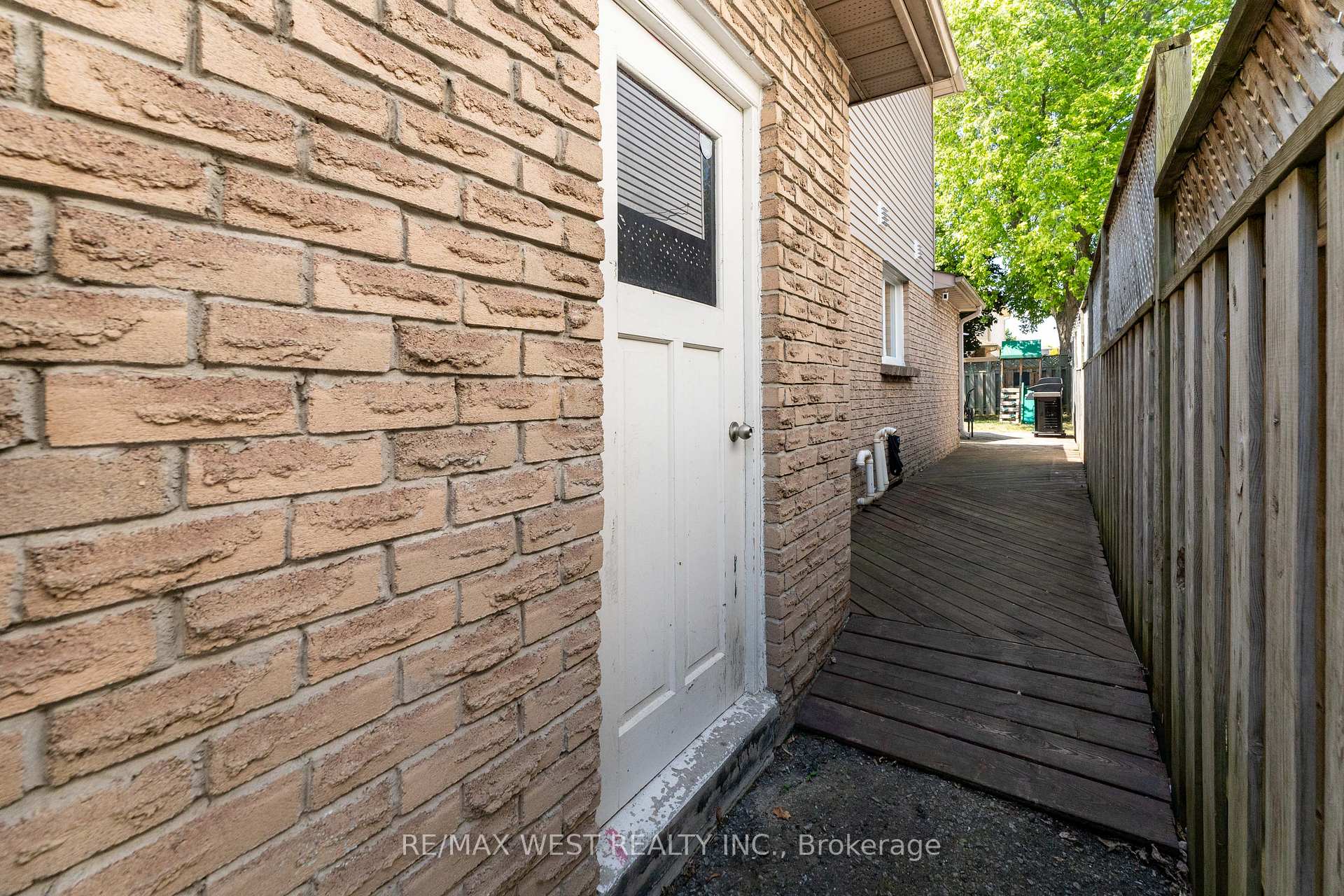 Photo 35 of 172 Lichen Crescent, Oshawa, McLaughlin — HOMEH