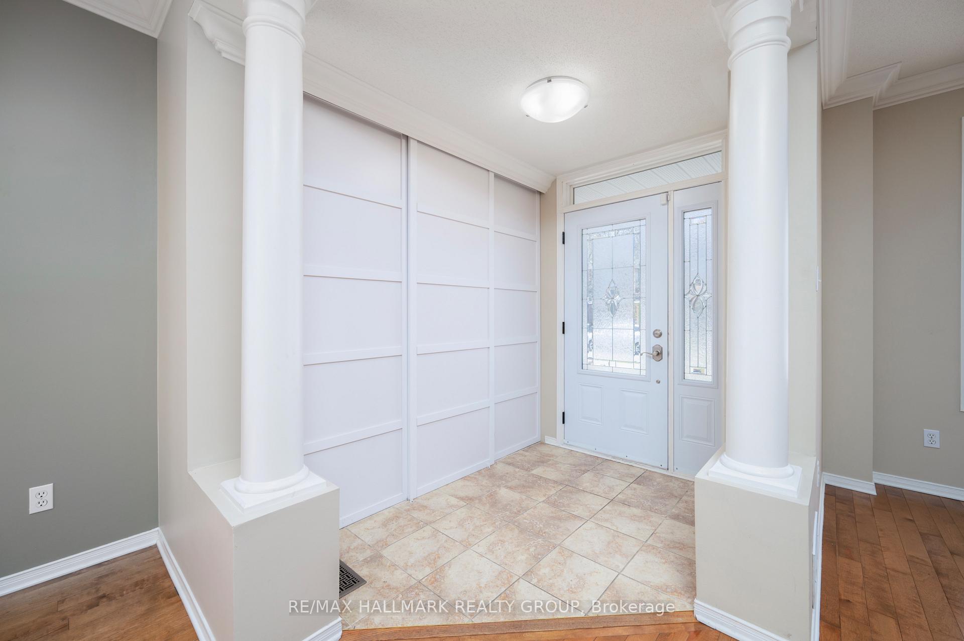 Photo 4 of 2031 Silver Pines Crescent, Ottawa, Chapel Hill South - Orleans Village — HOMEH