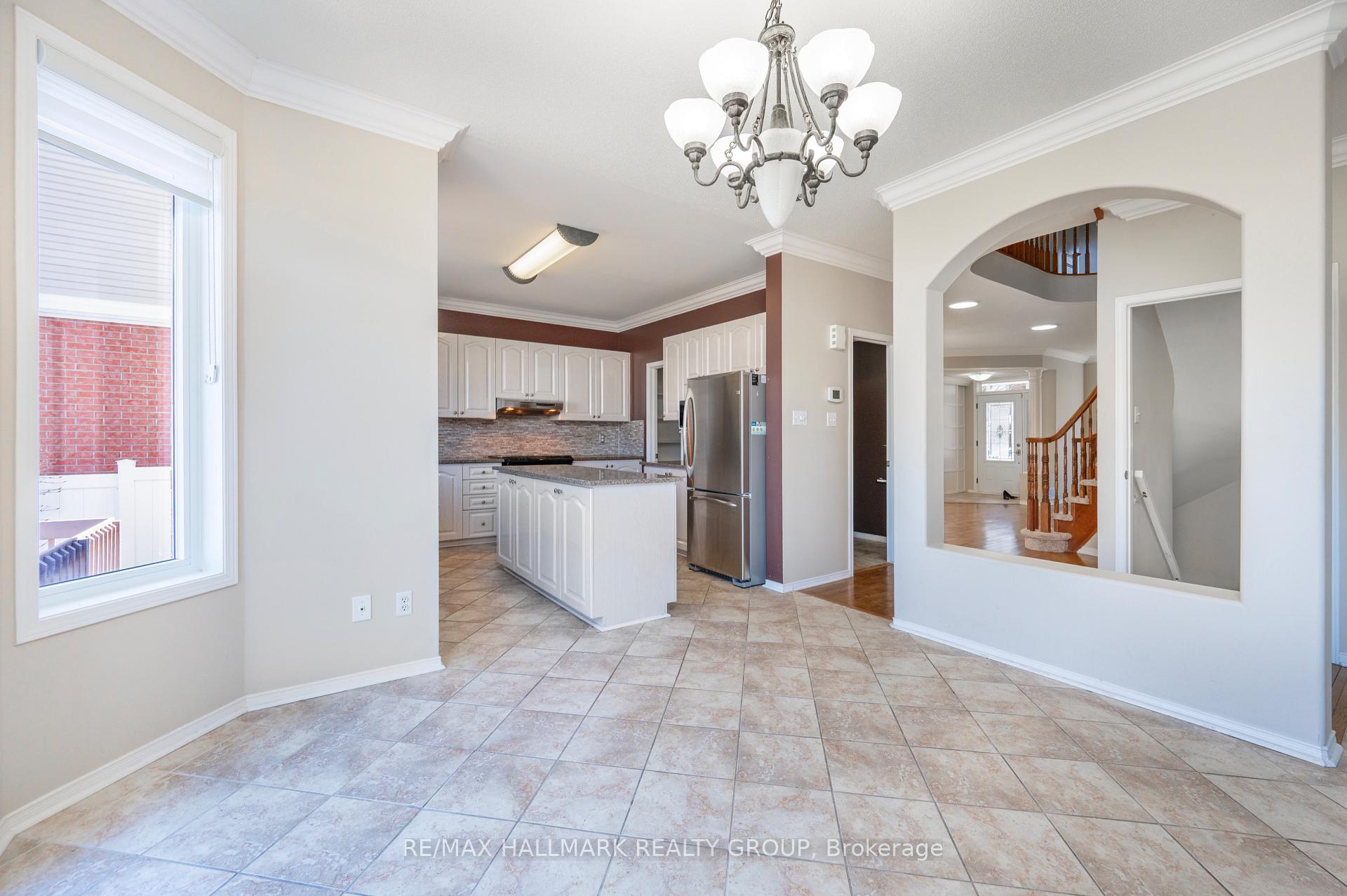 Photo 9 of 2031 Silver Pines Crescent, Ottawa, Chapel Hill South - Orleans Village — HOMEH
