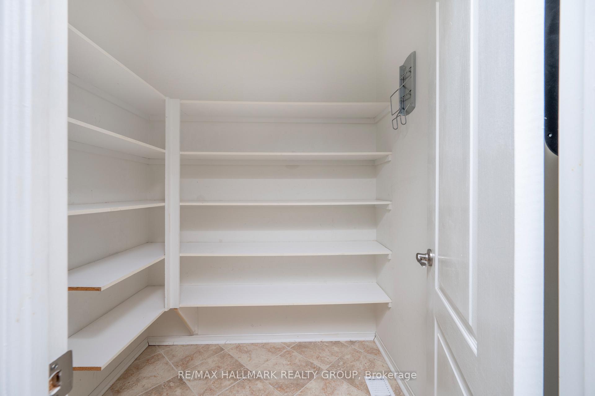 Photo 13 of 2031 Silver Pines Crescent, Ottawa, Chapel Hill South - Orleans Village — HOMEH