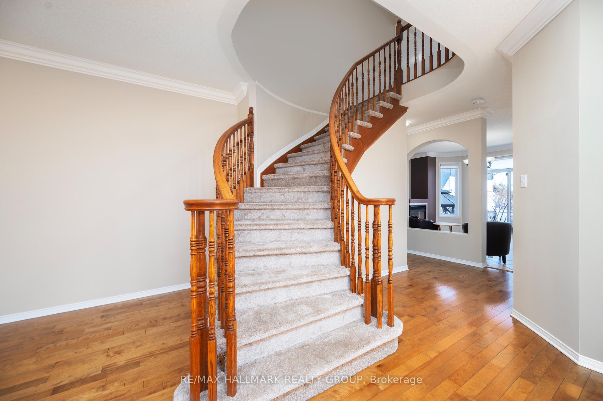 Photo 19 of 2031 Silver Pines Crescent, Ottawa, Chapel Hill South - Orleans Village — HOMEH