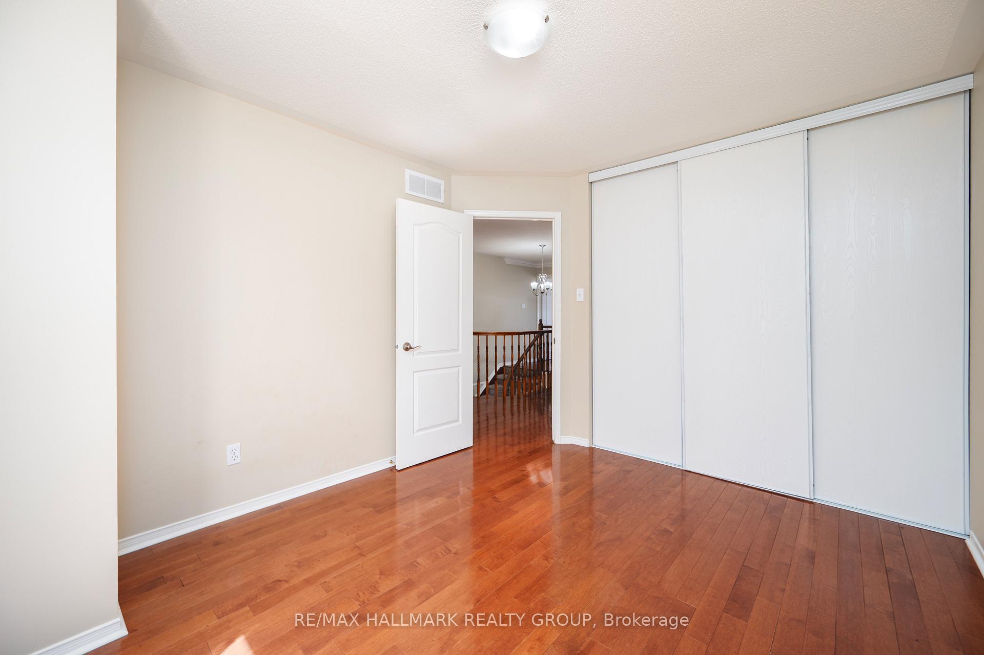Photo 28 of 2031 Silver Pines Crescent, Ottawa, Chapel Hill South - Orleans Village — HOMEH