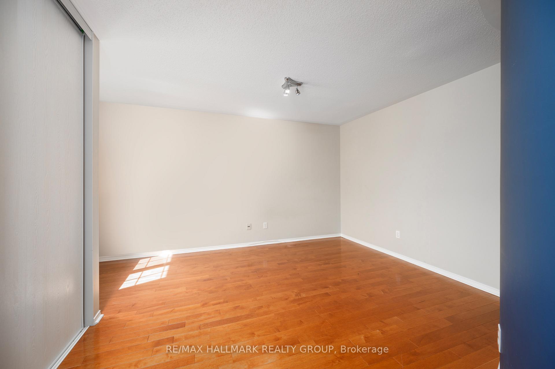 Photo 31 of 2031 Silver Pines Crescent, Ottawa, Chapel Hill South - Orleans Village — HOMEH