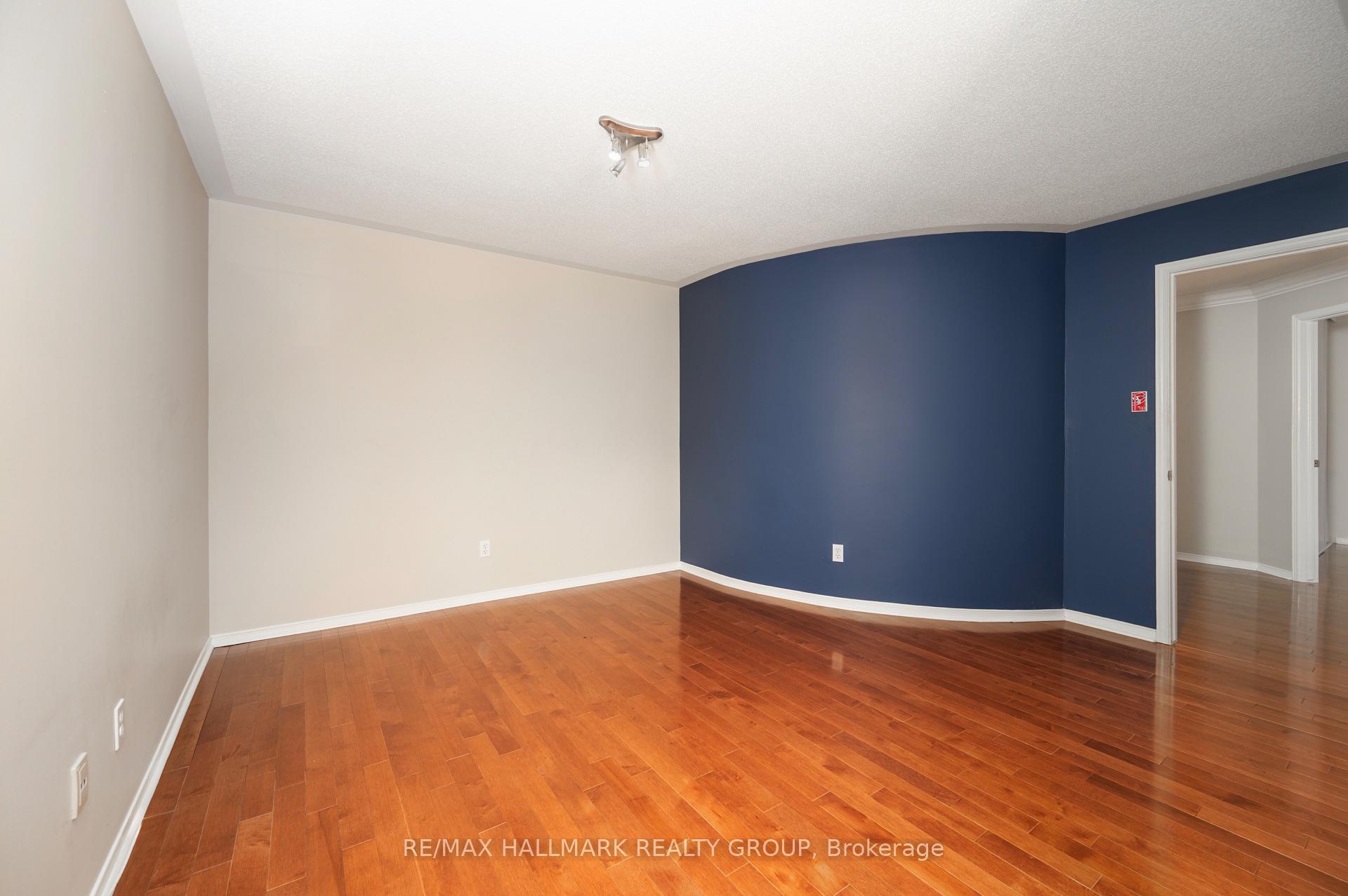 Photo 32 of 2031 Silver Pines Crescent, Ottawa, Chapel Hill South - Orleans Village — HOMEH