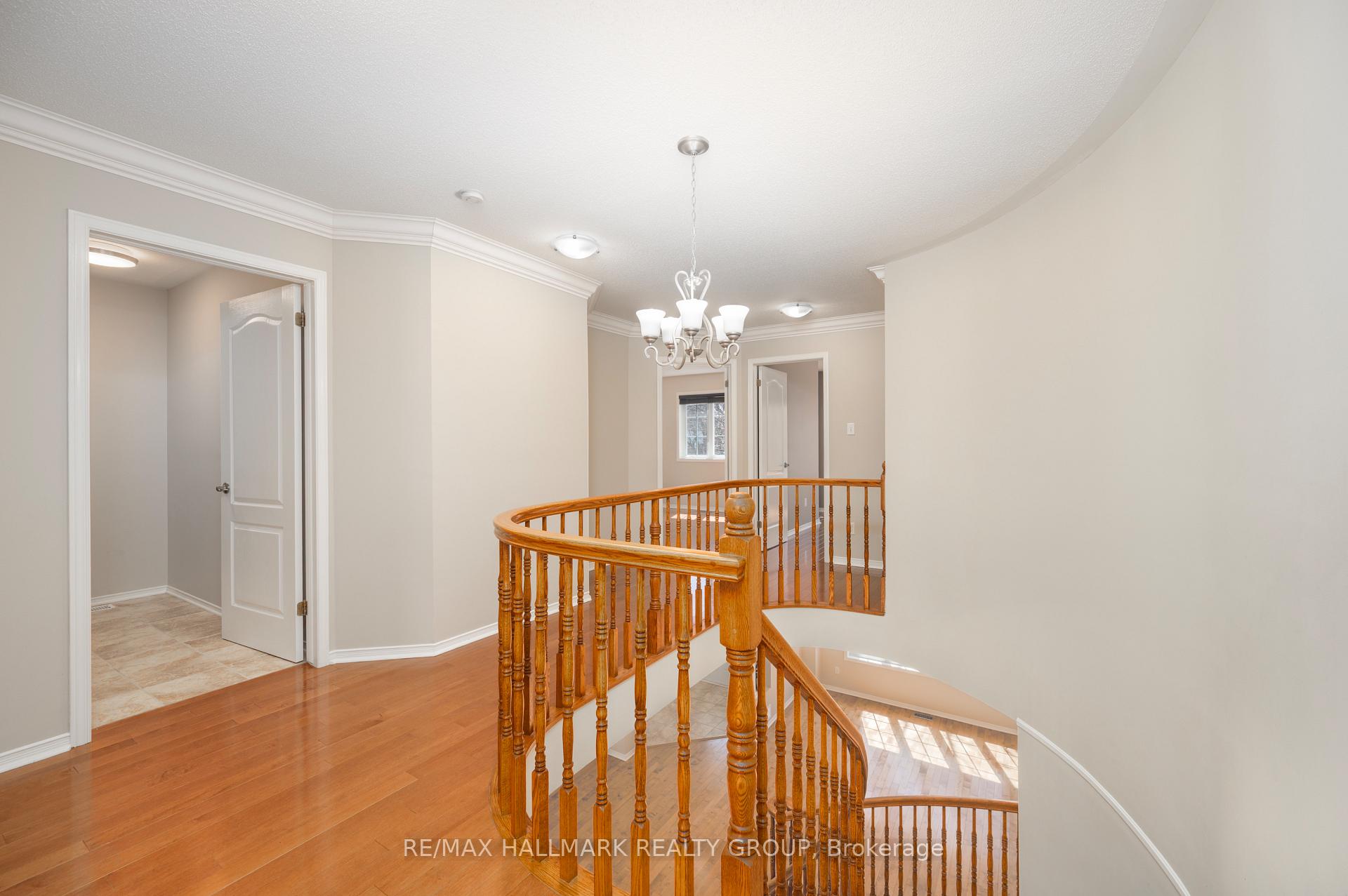 Photo 34 of 2031 Silver Pines Crescent, Ottawa, Chapel Hill South - Orleans Village — HOMEH