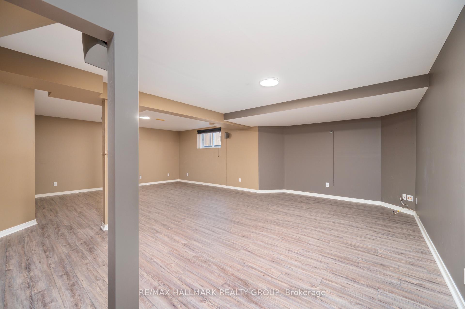 Photo 38 of 2031 Silver Pines Crescent, Ottawa, Chapel Hill South - Orleans Village — HOMEH
