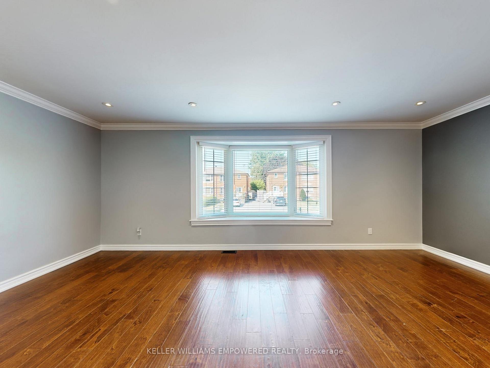 Photo 6 of 361 Windsor Street, Oshawa, Donevan — HOMEH